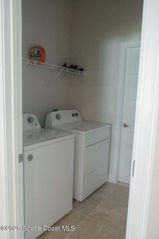 Building Photo - 8674 Pavia St