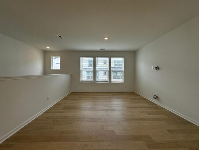 Building Photo - 1728 Blanche St