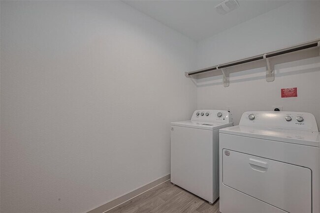 Building Photo - 12715 Basinghall Ln