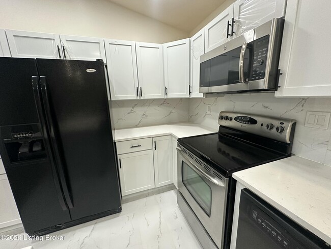 Building Photo - 4806 Mid Dr