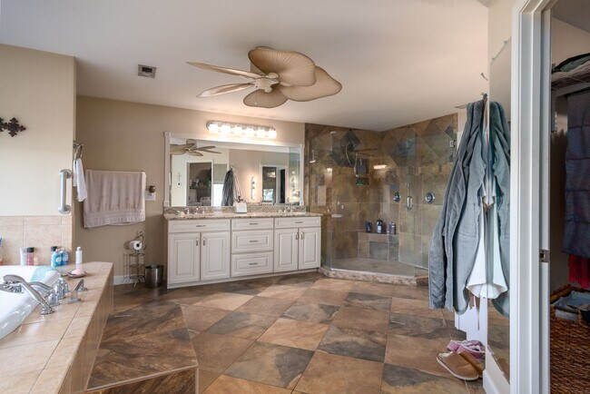 Building Photo - Waterfront Property