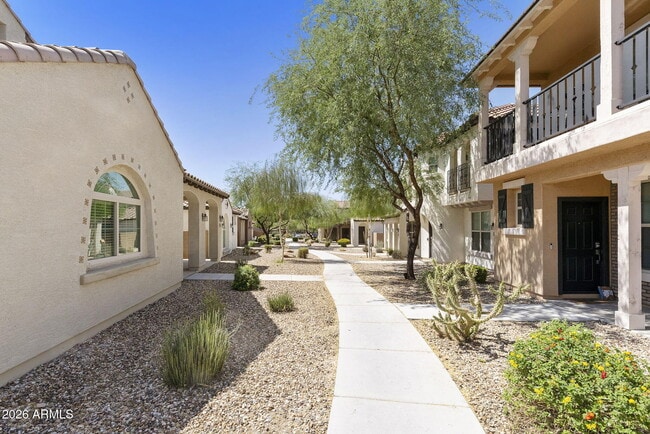 Building Photo - 2930 N Raven