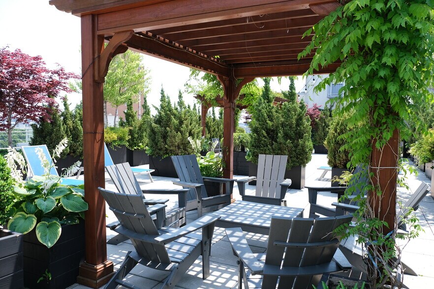 Building Roof Deck - 214 N 11th St