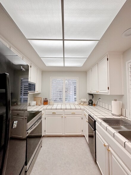 Building Photo - 836 Boardwalk Pl