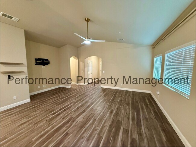 Building Photo - Charming 4 Bed/2 Bath SW Home w/ Solar & $0 Deposit Option