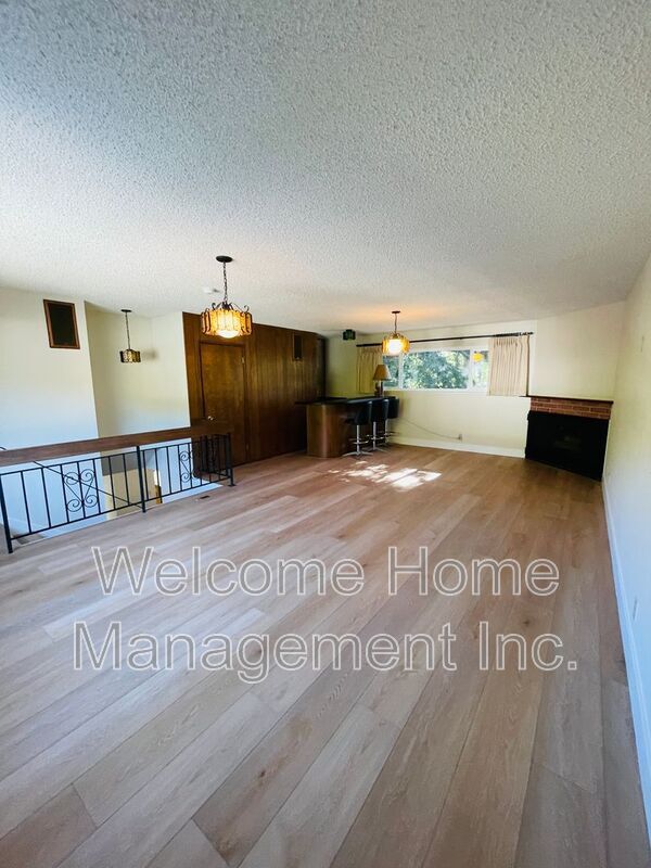 Building Photo - 3945 Euclid Ave