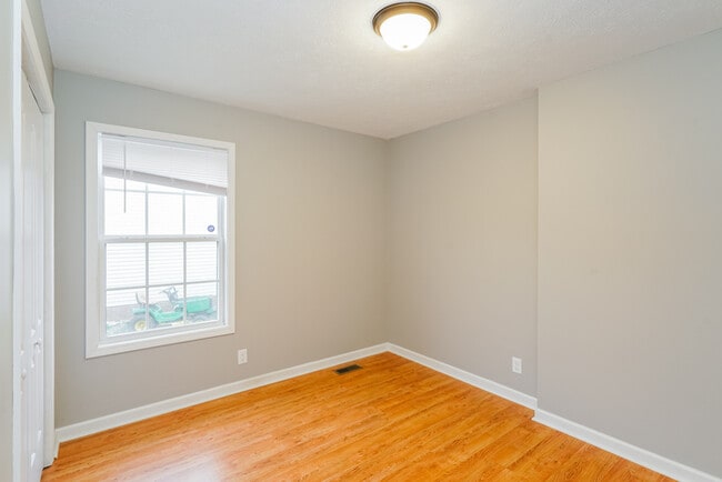 Building Photo - 451 Cranklen Cir