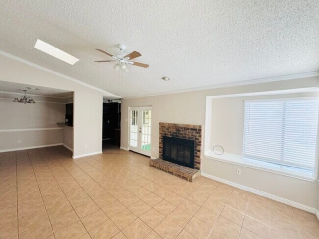 Building Photo - ***3 BEDROOM IN MESQUITE***