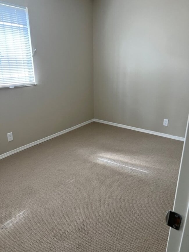 Building Photo - Spacious 4BR Cul-de-Sac Home with Large Backyard & Attached Garage