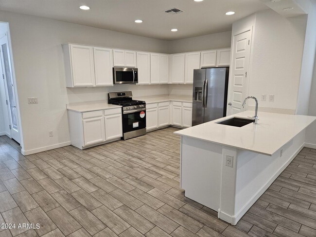 Building Photo - 4150 E Sagebrush St
