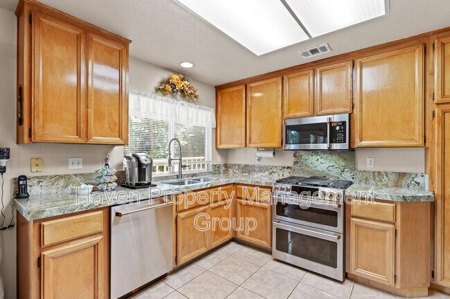 Building Photo - 2866 Valcourt Way