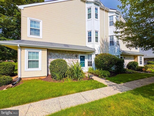 Building Photo - 9015 Hopkins Ct