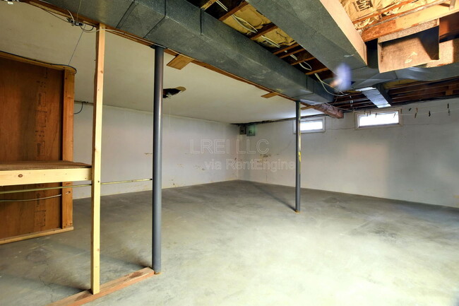 Building Photo - 7610 Norwich Blvd