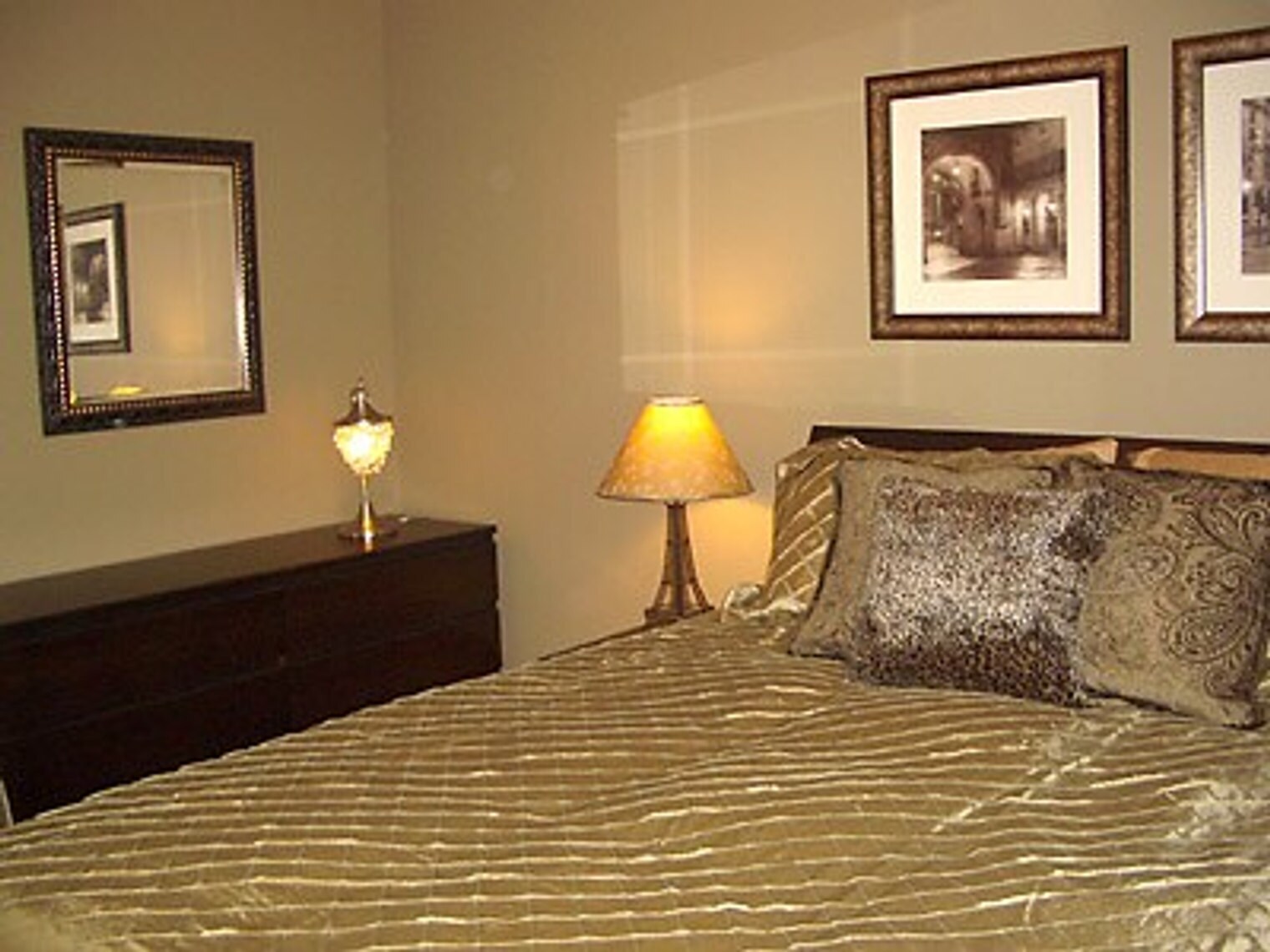 Building Photo - 515 21st Ave E