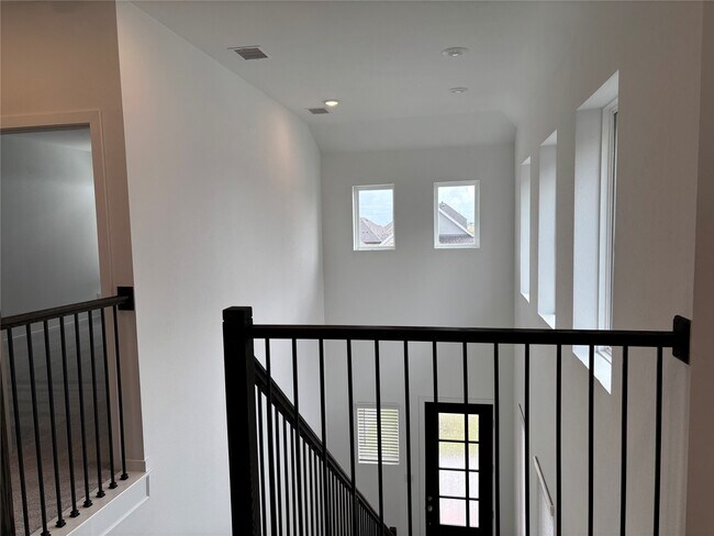 Building Photo - 6307 Serenity View Ln