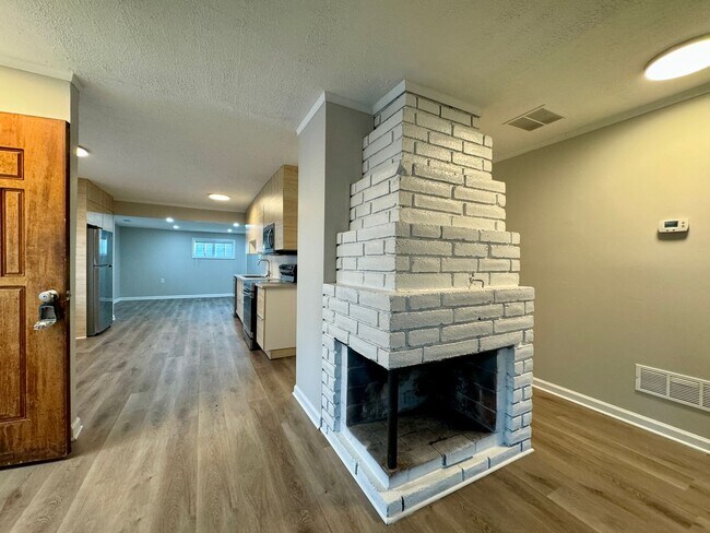 Building Photo - Lovely Ranch Home in a Great Area!