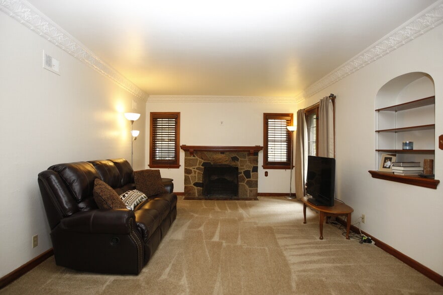 Living Room - 2358 N 114th St