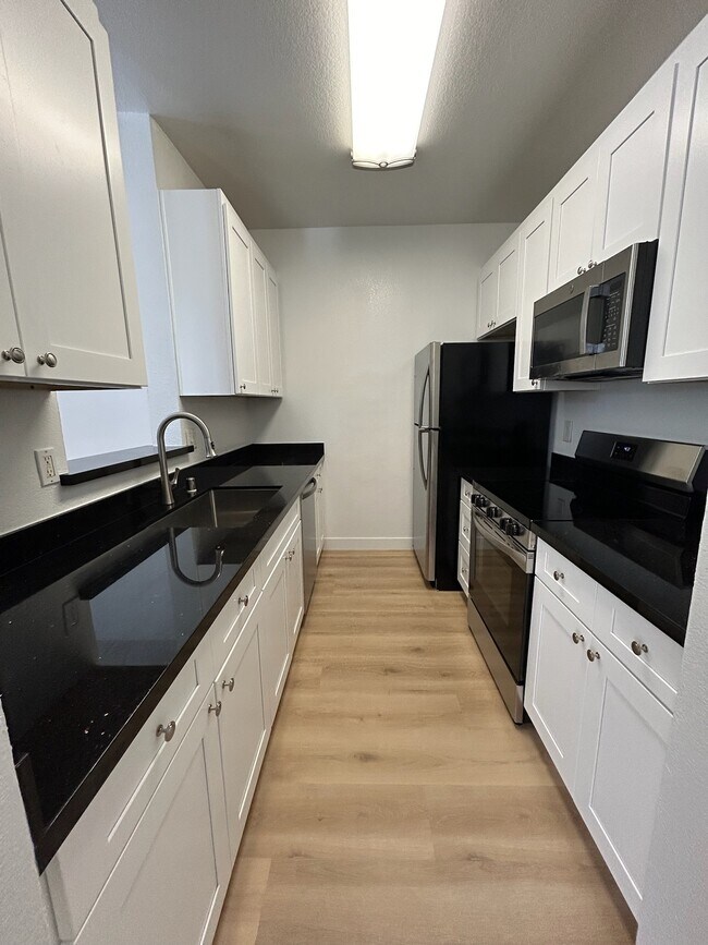 Primary Photo - 7108 Cross Creek Cir