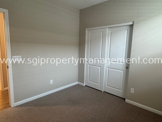 Building Photo - 17322 W Country Club Terrace