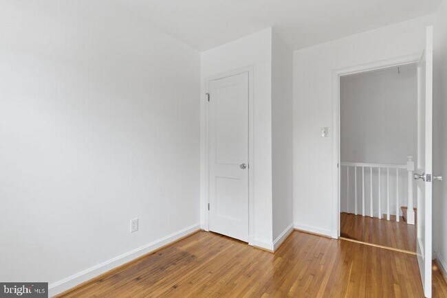 Building Photo - 4813 20th Pl N