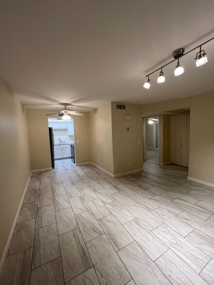 Building Photo - 17 E Ruth Ave
