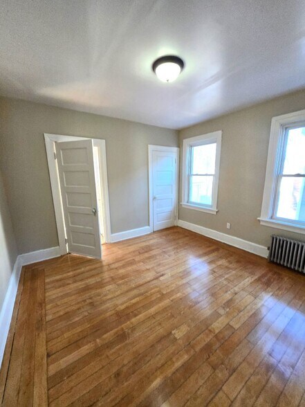 Building Photo - 848 Smith St