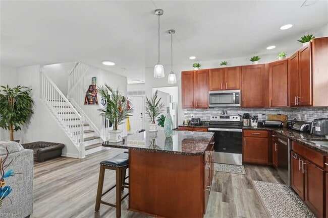 Building Photo - 326 Sedium Ln