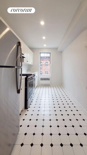 Building Photo - 401 W 56th St