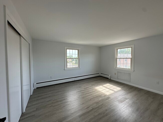 Building Photo - 43 Brewster Rd