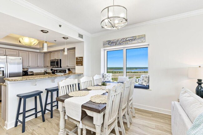 Building Photo - 401 E Beach Blvd