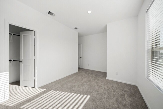 Building Photo - 2515 Olivine Stone Dr