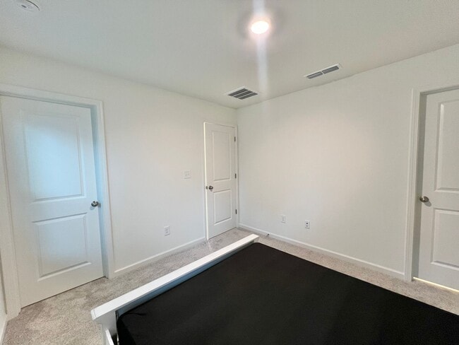 Building Photo - Luxurious, Newly Built 3BD, 2.5BA Raleigh ...
