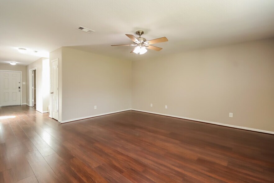 Building Photo - 4601 Clemwood Ln