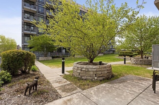 Building Photo - 730 N 4th St