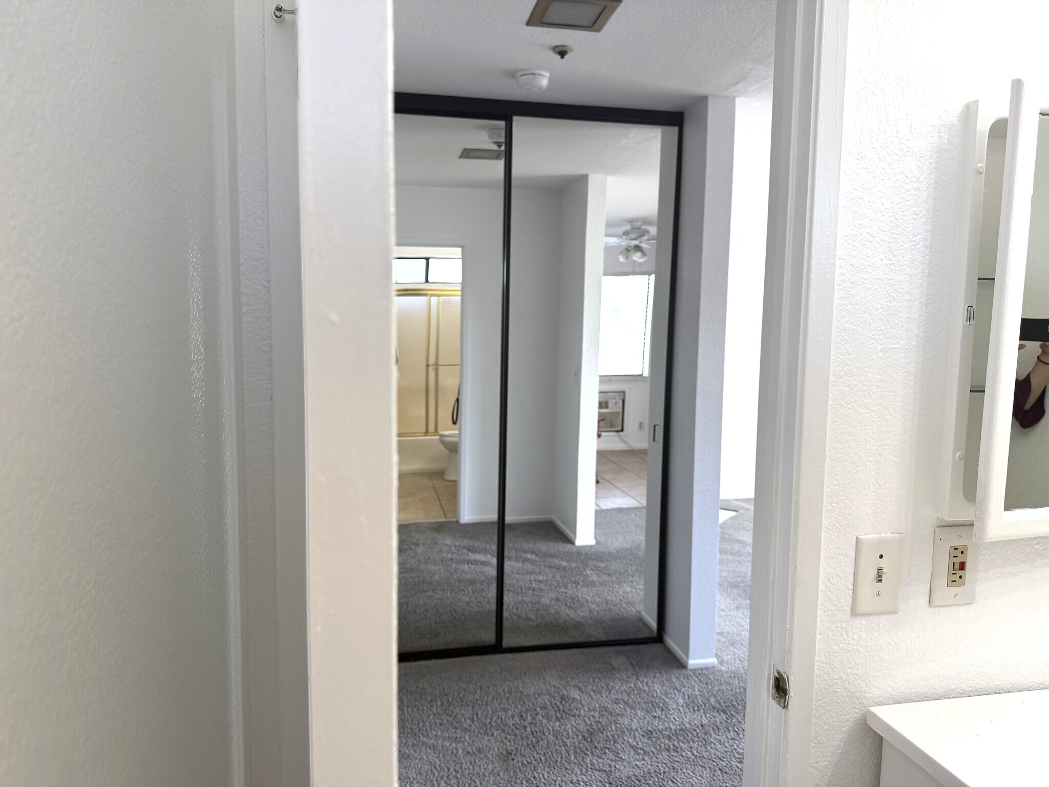 Building Photo - 10777 Walnut St