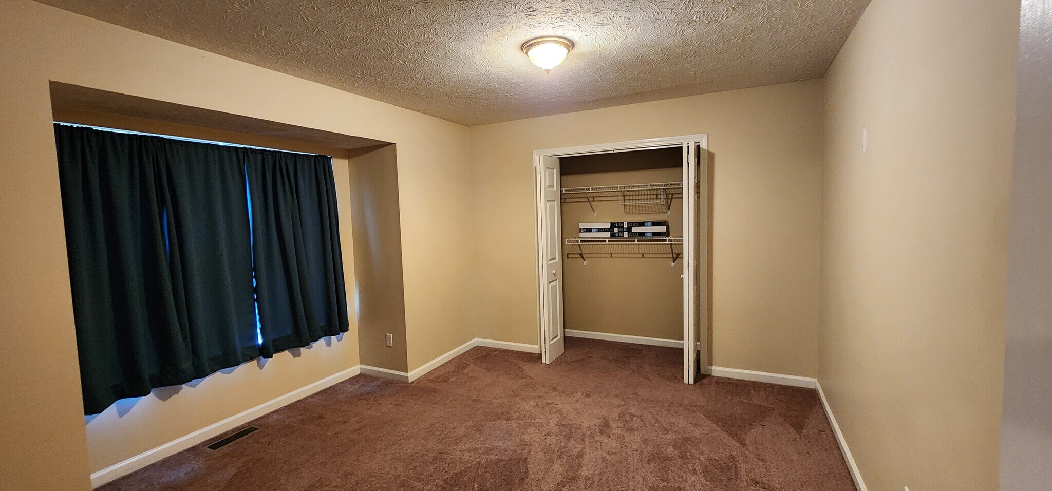 Building Photo - 1714 Bend View Ln