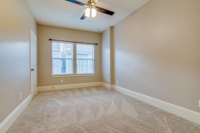 Building Photo - Luxury East Shore Living | Lake Woodlands Views | Near Market Street & Hughes Landing