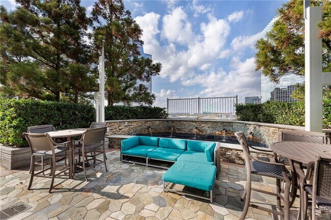 Building Photo - 3324 Peachtree Rd NE