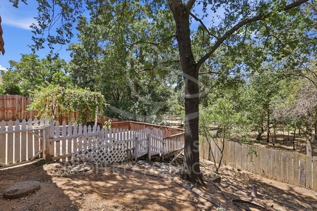 Building Photo - Charming and thoughtfully upgraded 3-bedroom, 2-bathroom single-level