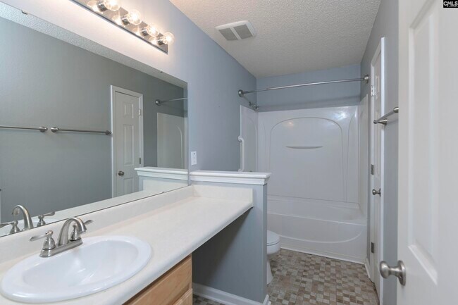 Building Photo - 224 Star Hill Ln