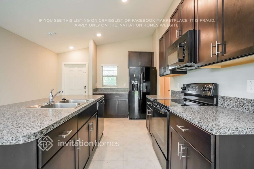 Building Photo - 7257 King Crk Dr