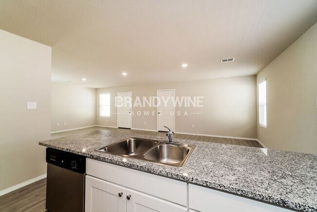 Building Photo - 3 BEDROOM - DURBIN