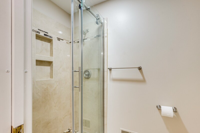 Building Photo - 9504 Sheffield Rd