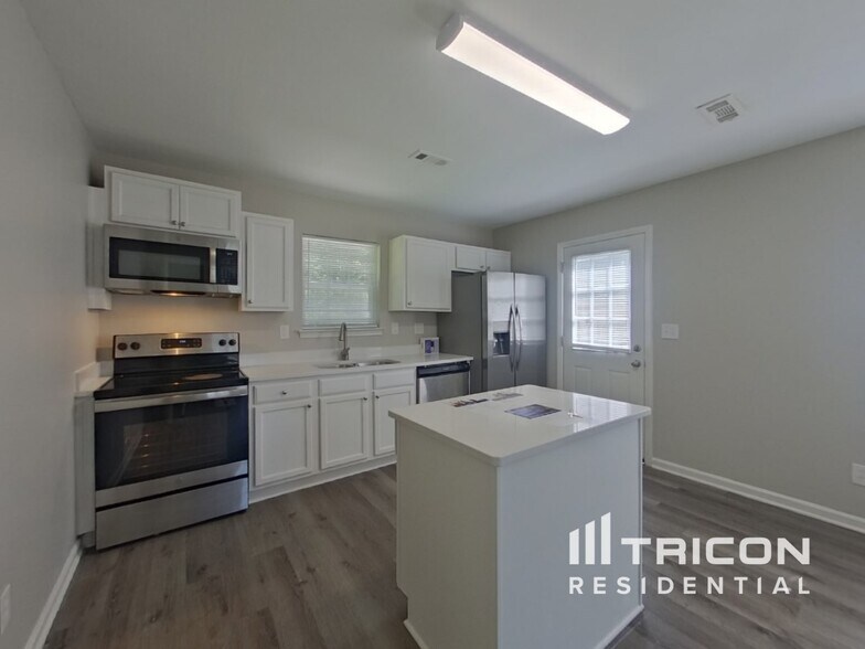 Building Photo - 4920 Hopewood Ln