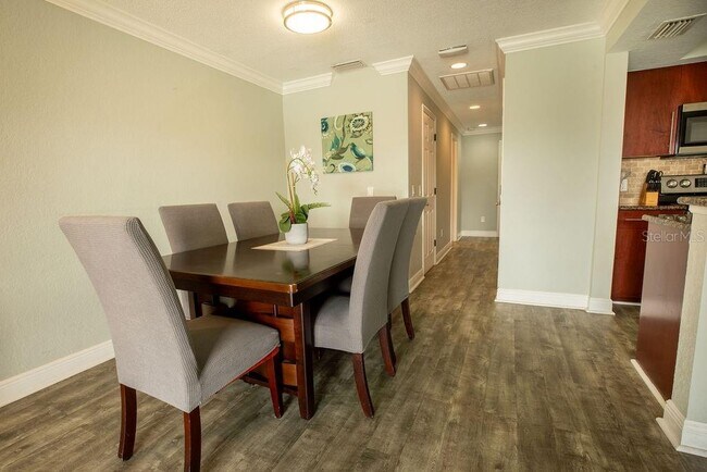 Building Photo - 185 Brightwater Dr