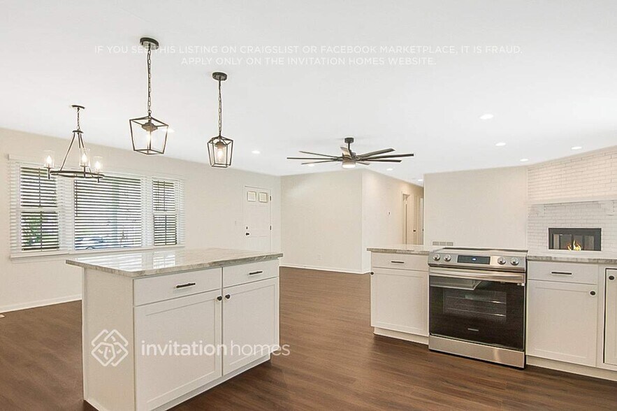 Building Photo - 232 Sandlewood Dr