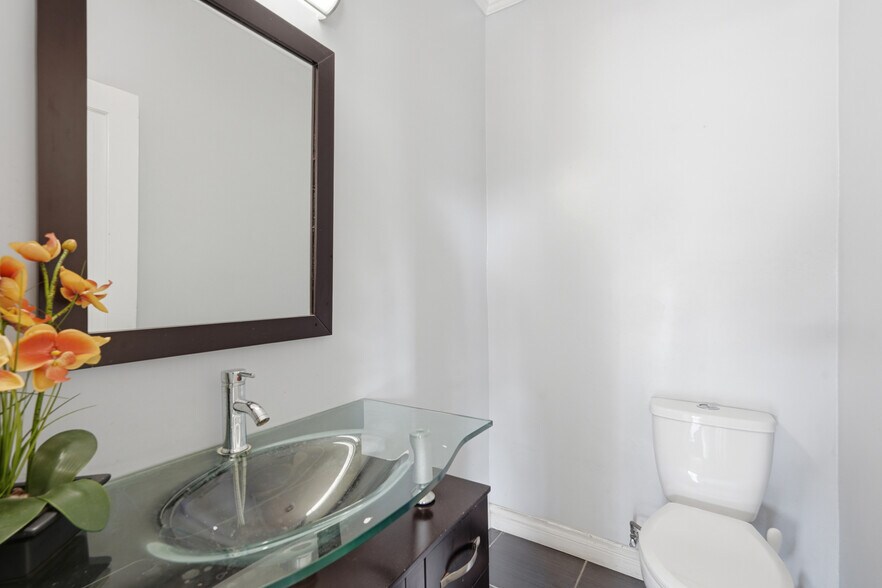 Building Photo - 8647 Corbin Ave