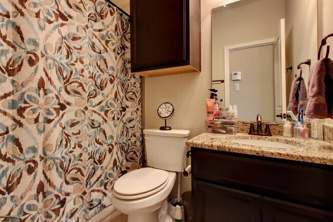 Building Photo - 323 Chisholm Trail