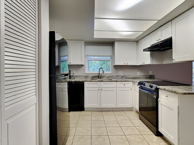 Building Photo - 2810 Bellwood Dr