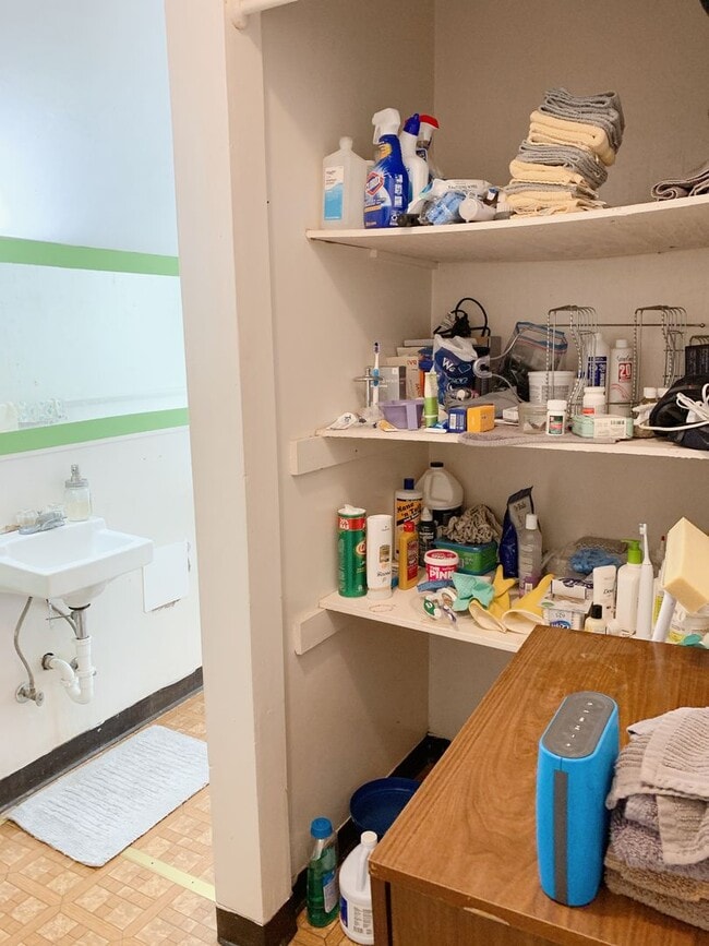 Building Photo - 1030 N Garden St